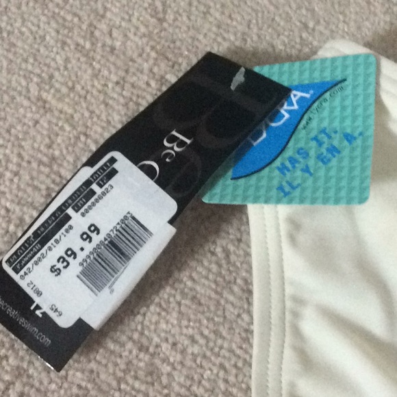 Cream bikini - Picture 7 of 8